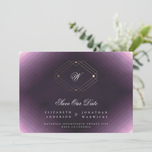 Save The Date violet blanc classique déco or monogramme photo (Debout devant)
