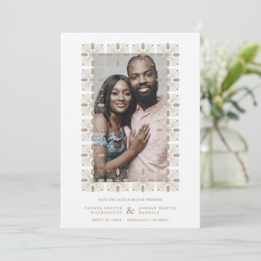 Save The Date Wedding Gold Fancy Ornament Lace Effect Modern (Debout devant)