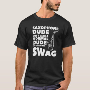 Saxofoon kerel net als een normale kerel, maar met t-shirt