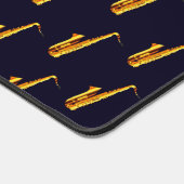 Saxophones orange jaune et arrière - plan noir (Coin)