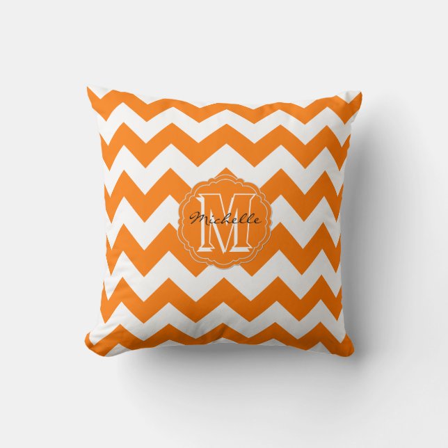 SC Monogram Chevron, Oranje-White Square Pillow Kussen (Voorkant)