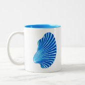 Scallop Shell Block Print, Zee Blauw en Wit Tweekleurige Koffiemok (Links)