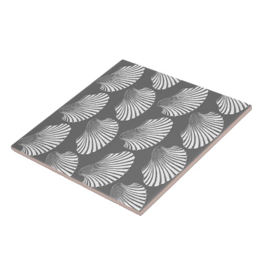 Scallop Shell Print, grijs / grijs en wit Tegeltje (Zijkant)