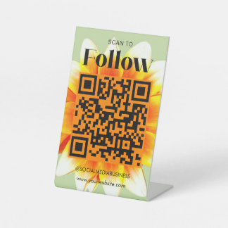 Scan om sociale media bedrijfs retro bloem te volg reclamebord met voetstuk