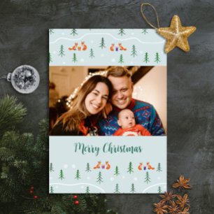 Scandinavische kerstvossen op bosfoto feestdagenkaart