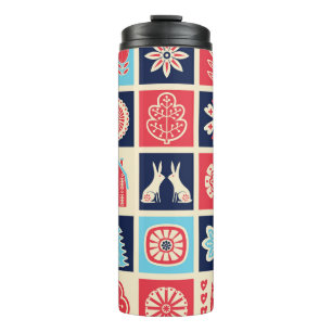 Scandinavische volkskunst: bloemen. thermosbeker