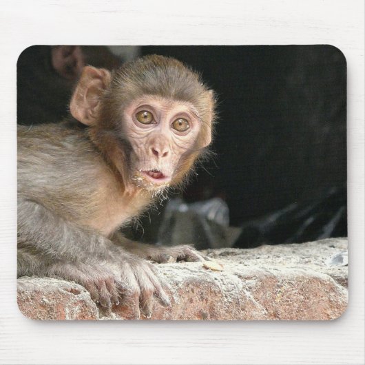 Scared aap met grote ogen mousepad muismat (Voorkant)