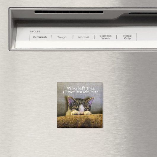 Scared of Clowns Fun Kitten Cat Magneet (Insitu (Vaatwasser))