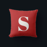 Scarlet rouge initial Monogramme Coussin extérieur<br><div class="desc">Scarlet Red Initial Monogrammé Coussin extérieur. Coussin extérieure décorative avec une seule initiale. Personnalisez rapidement et facilement.</div>