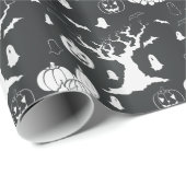 Scary Forest of Flying Bats Halloween Cadeaupapier (Rol Hoek)