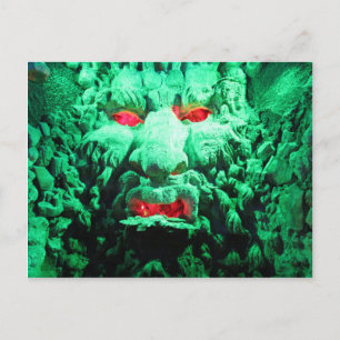 Scary Mask Face in Rock Face Briefkaart