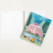 Scène de camping Whimsical Pink Camper Van Camping (Devant avec enveloppe)