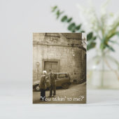 Scène de rue italienne dans sépia carte postale te (Debout devant)