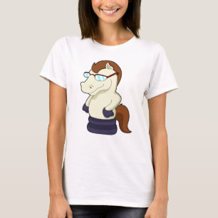 Schaak Knight als paard met zonnebril T-shirt