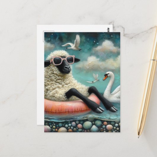 Schaap geniet Drijven in een meer met zwanen Briefkaart (Voorkant / Achterkant in situ)
