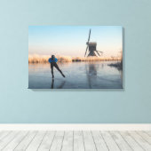 Schaatsen langs windmolen en riet canvas (Insitu (Houten vloer))