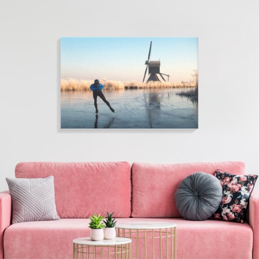 Schaatsen langs windmolen en riet canvas (Insitu (Woonkamer))