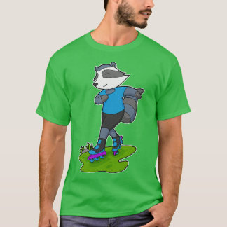 Schaatsen met inline schaatsen van racoon t-shirt
