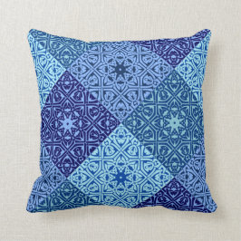 Schaduwen van blauw patroon kussen