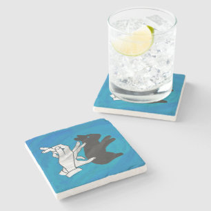 Schaduwkonijn op blauw stenen onderzetter