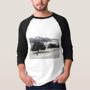 Schapen in een vorstveld t-shirt