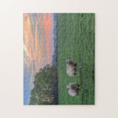 Schapen in het veld met zonsondergang legpuzzel (Verticaal)