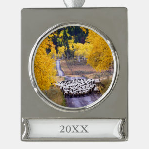 Schapen op Country Road Verzilverd Banner Ornament