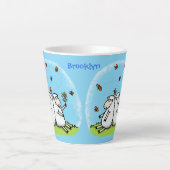 Schapenvrienden en vlinders cartoon latte mok (Voorkant)