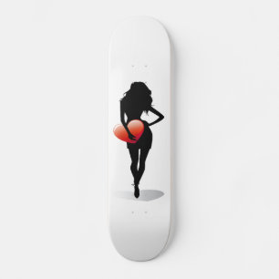 Schatkist jonge vrouw met hart skateboard