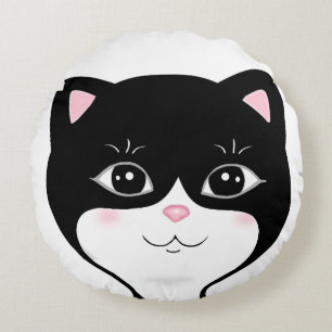 Schattig gelukkig tuxedo kattengezicht rond kussen