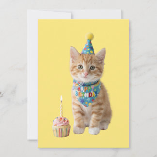 Schattig kitten met een cupcake. Gefeliciteerd met Feestdagenkaart