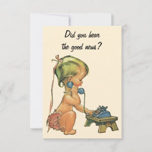 Schattig meisje dat op de telefoon praat, adreswij kaart