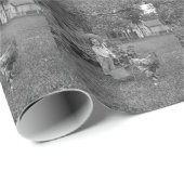 schattig meisje uit 1880 en Rooster Cart in tuin Cadeaupapier (Rol Hoek)