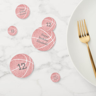 schattig meisje verjaardagsfeest roze basketbal confetti