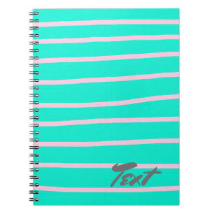schattig roze strepen patroon op een mijnachtergro notitieboek