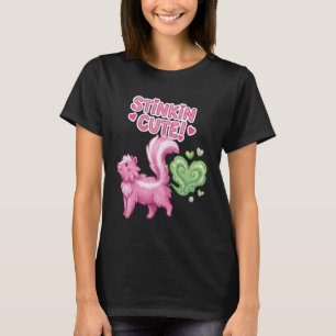 Schattig roze Valentijnsstinkskunk Kawaii-hart T-shirt