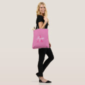 Schattig Roze Wit Script Monogram Canvas tas (Op model)