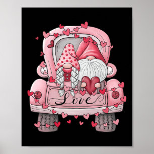 Schattig Valentijnskabouterpaar in rode vrachtwage Poster