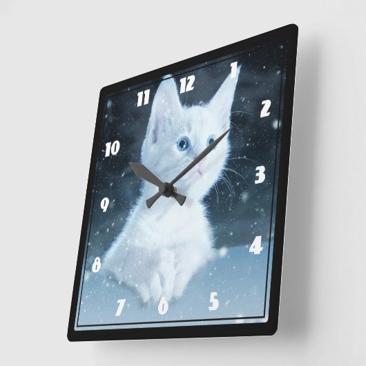 Schattig wit kitten met blauwe ogen vierkante klok (Hoek)