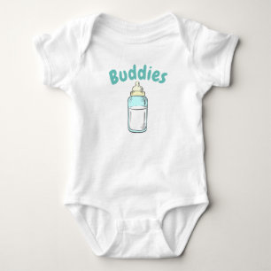 schattige babyfles drinkende vriendjes tweeling romper