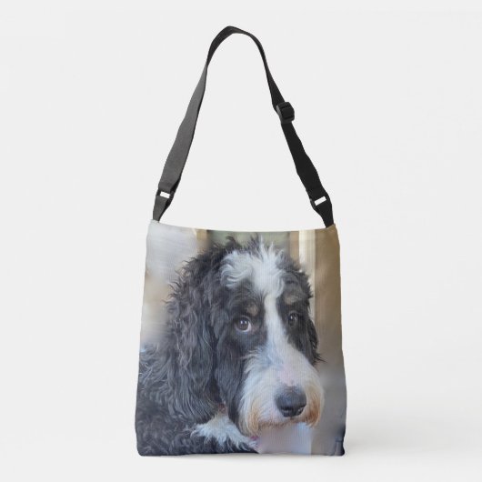 Schattige Bernedoodle Crossbody Tas (Achterkant)