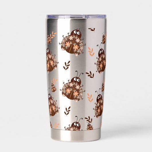 Schattige bruin en beige lieveheersbeestje en bloe geïsoleerde drinkbeker (Voorkant)