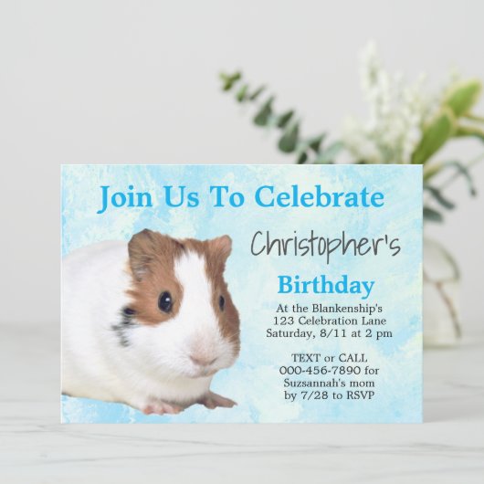 Schattige Bruine Witte Cavia Aangepast Feest Kaart (Staand voorkant)