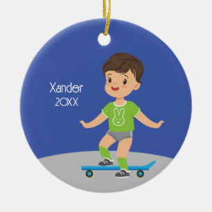 Schattige Brunette Boy Skateboard Keramisch Ornament