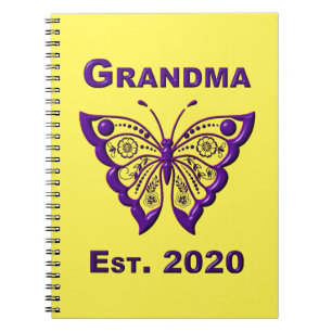 Schattige Butterfly Grandma "Est 2020" Notitieboek