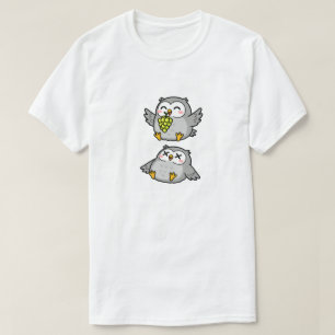 Schattige Cartoon-uilen die druiven eten, grappige T-shirt