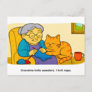 Schattige Cartoonkat Rustend op Breiende Oma Briefkaart