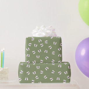 Schattige elegante witte vlinders op salie groen cadeaupapier