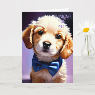 Schattige Fluffy Puppy met Cute Blue Bow Stropdas Kaart