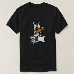 Schattige Gelukkige Zebra met Wortel Cartoon Pret T-shirt